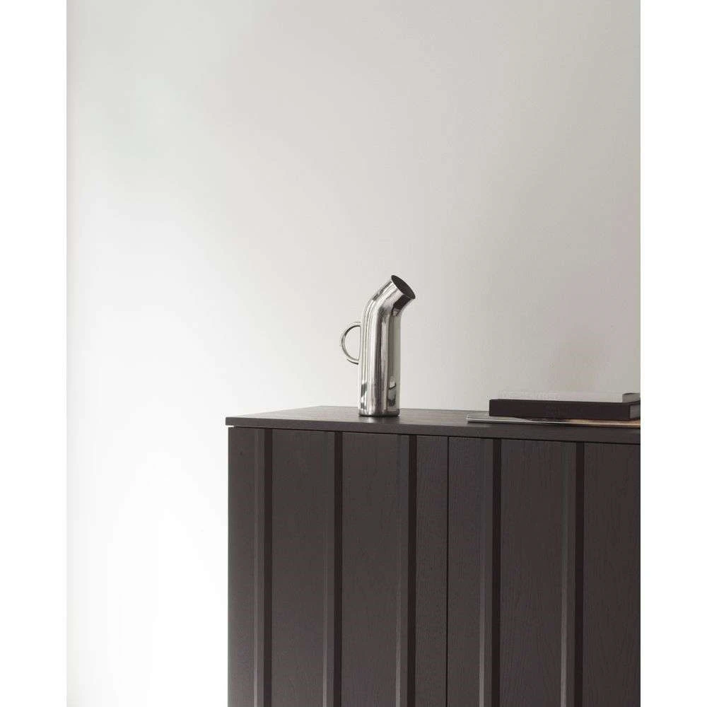 Pipe Pitcher 1,2L Mirror Polished Stainless Steel - Normann Copenhagen - Koop Online 2 Pipe Pitcher 1,2L Mirror Polished Stainless Steel - Normann Copenhagen - Koop Online - Afbeelding 2