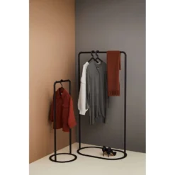 O&O Clothes Rack Large Black - Woud - Koop Online -lampenmaster winkel 5712800015959120240 woud o o rack large5